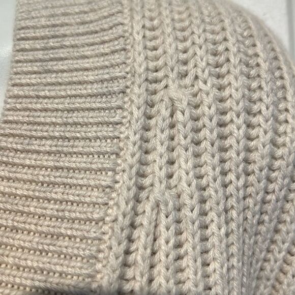 Aritzia Babaton Cream Cable Knit Oversized 100% Merino Wool Roger Sweater Size M - Picture 4 of 12